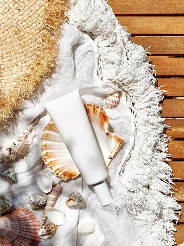 Quelle est la meilleure façon de fournir des UVB à un caméléon casqué du Yémen en intérieur?